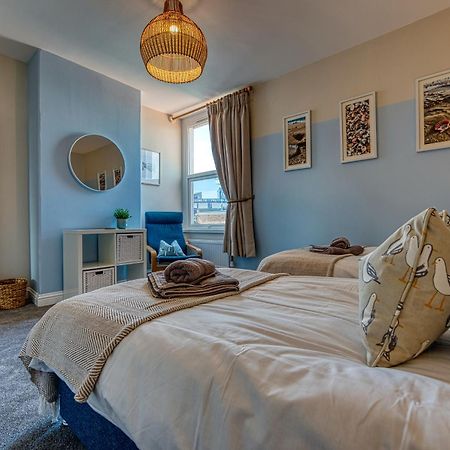 2 Bedrooms Modern, Stunning & Stylish Contractor House, Prime Portsmouth Location With Free Parking Permit, Summer Special Offer!! - By Blue Puffin Stays エクステリア 写真