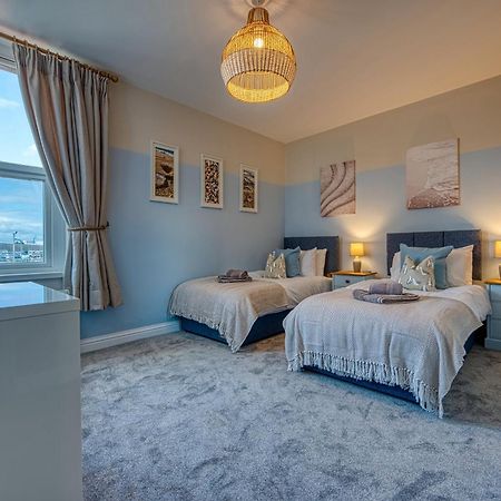 2 Bedrooms Modern, Stunning & Stylish Contractor House, Prime Portsmouth Location With Free Parking Permit, Summer Special Offer!! - By Blue Puffin Stays エクステリア 写真