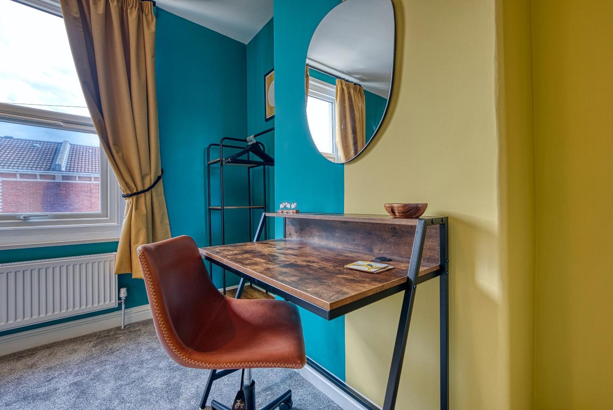 2 Bedrooms Modern, Stunning & Stylish Contractor House, Prime Portsmouth Location With Free Parking Permit, Summer Special Offer!! - By Blue Puffin Stays エクステリア 写真