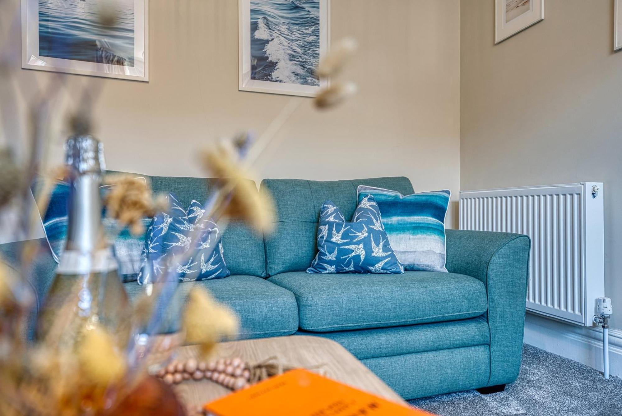 2 Bedrooms Modern, Stunning & Stylish Contractor House, Prime Portsmouth Location With Free Parking Permit, Summer Special Offer!! - By Blue Puffin Stays エクステリア 写真