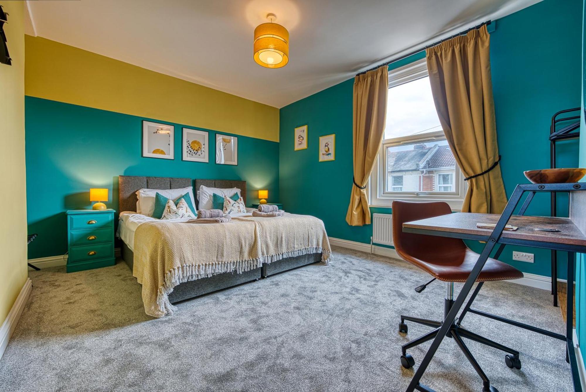 2 Bedrooms Modern, Stunning & Stylish Contractor House, Prime Portsmouth Location With Free Parking Permit, Summer Special Offer!! - By Blue Puffin Stays エクステリア 写真