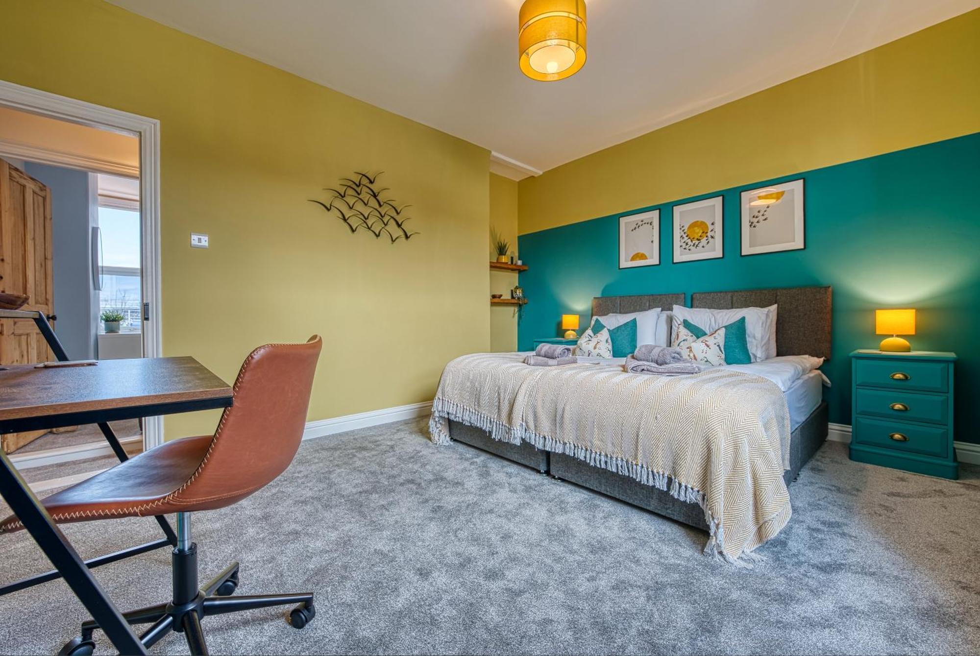 2 Bedrooms Modern, Stunning & Stylish Contractor House, Prime Portsmouth Location With Free Parking Permit, Summer Special Offer!! - By Blue Puffin Stays エクステリア 写真