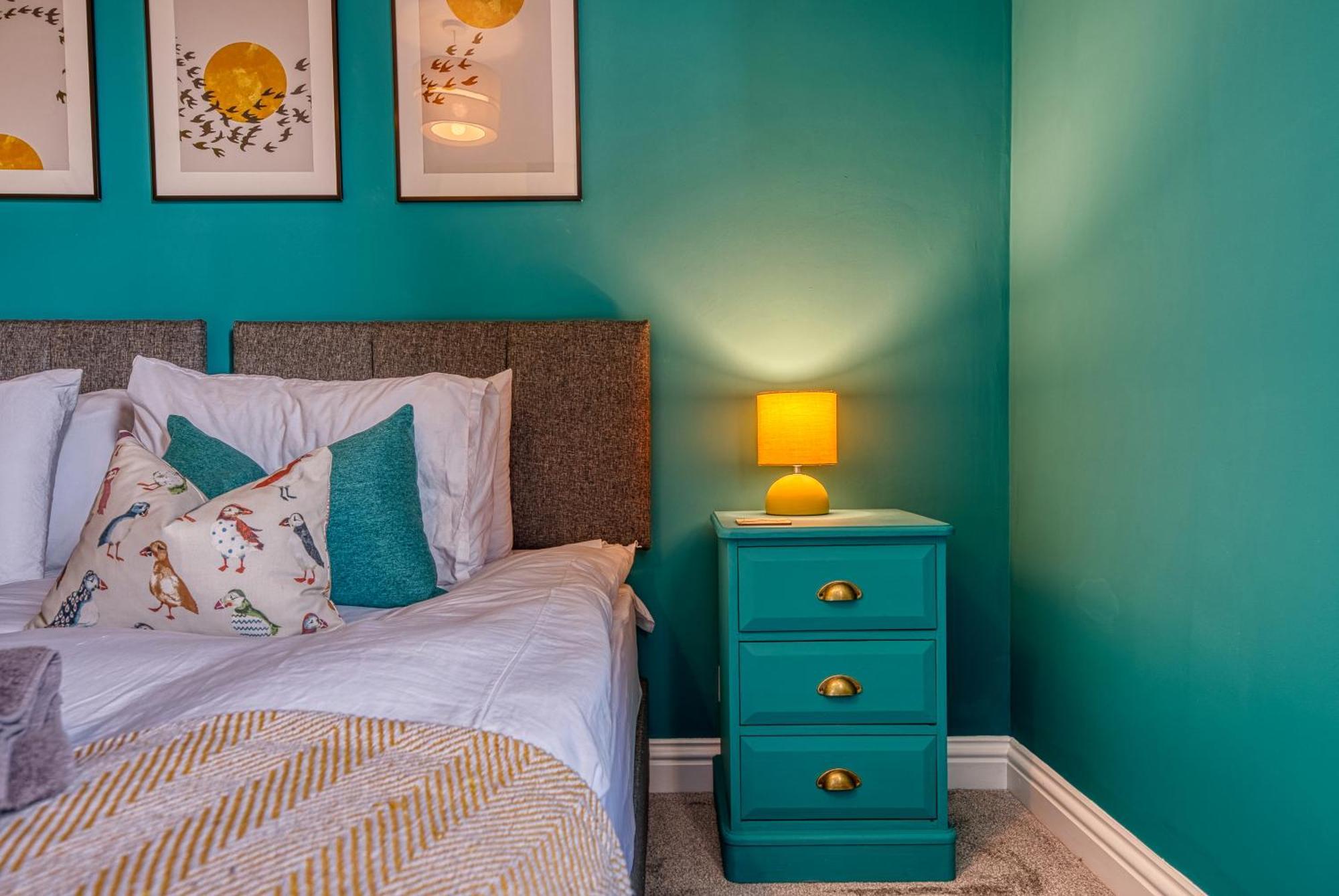 2 Bedrooms Modern, Stunning & Stylish Contractor House, Prime Portsmouth Location With Free Parking Permit, Summer Special Offer!! - By Blue Puffin Stays エクステリア 写真