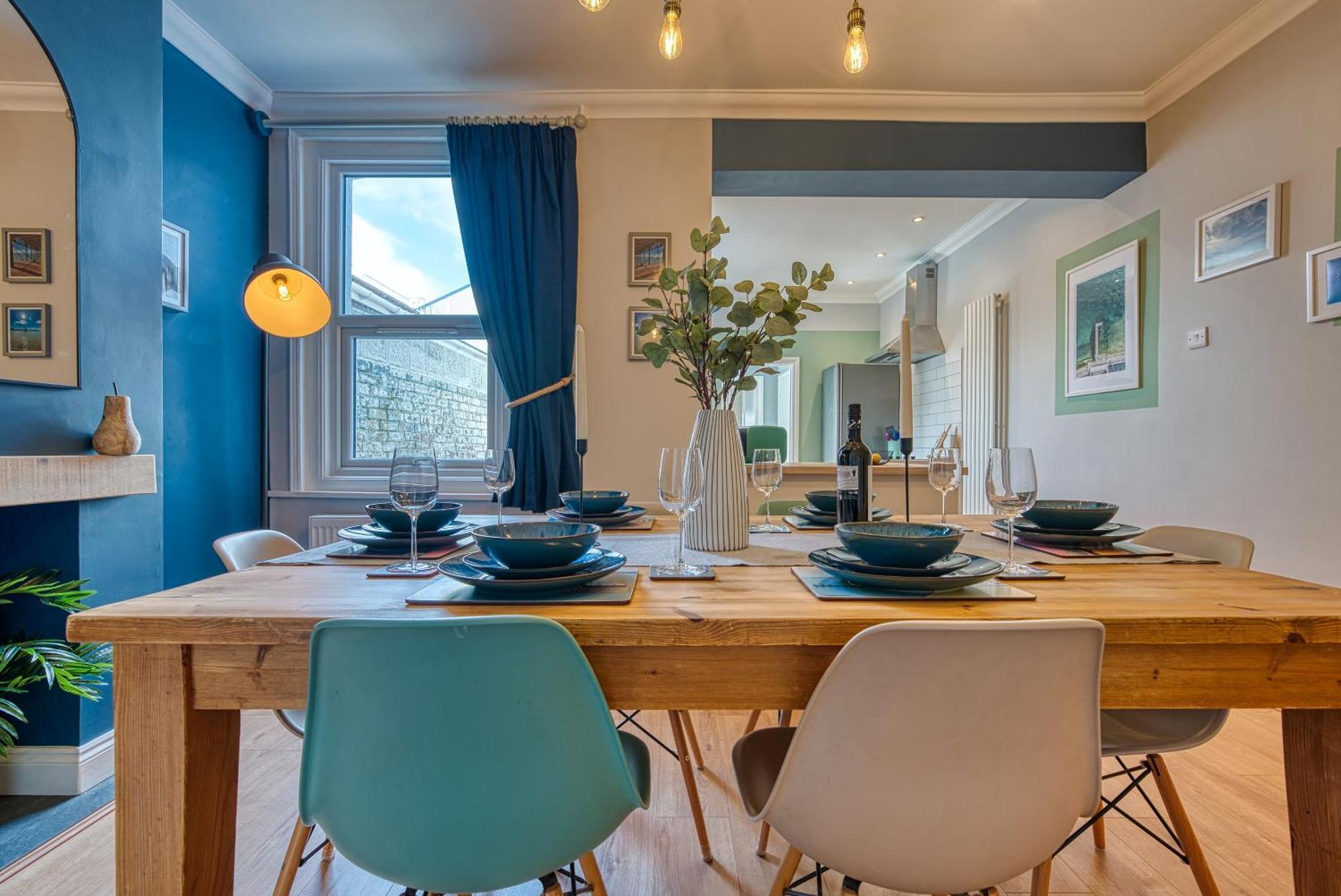 2 Bedrooms Modern, Stunning & Stylish Contractor House, Prime Portsmouth Location With Free Parking Permit, Summer Special Offer!! - By Blue Puffin Stays エクステリア 写真
