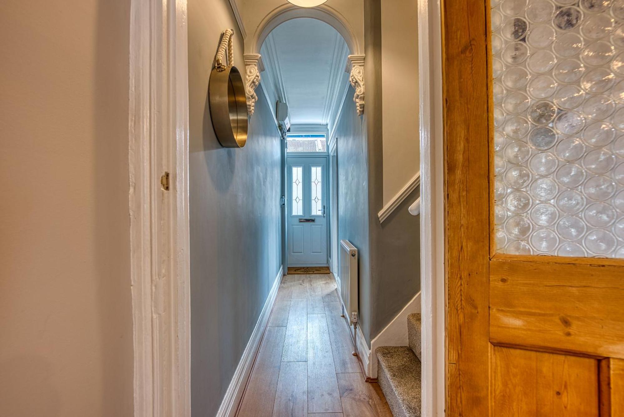 2 Bedrooms Modern, Stunning & Stylish Contractor House, Prime Portsmouth Location With Free Parking Permit, Summer Special Offer!! - By Blue Puffin Stays エクステリア 写真
