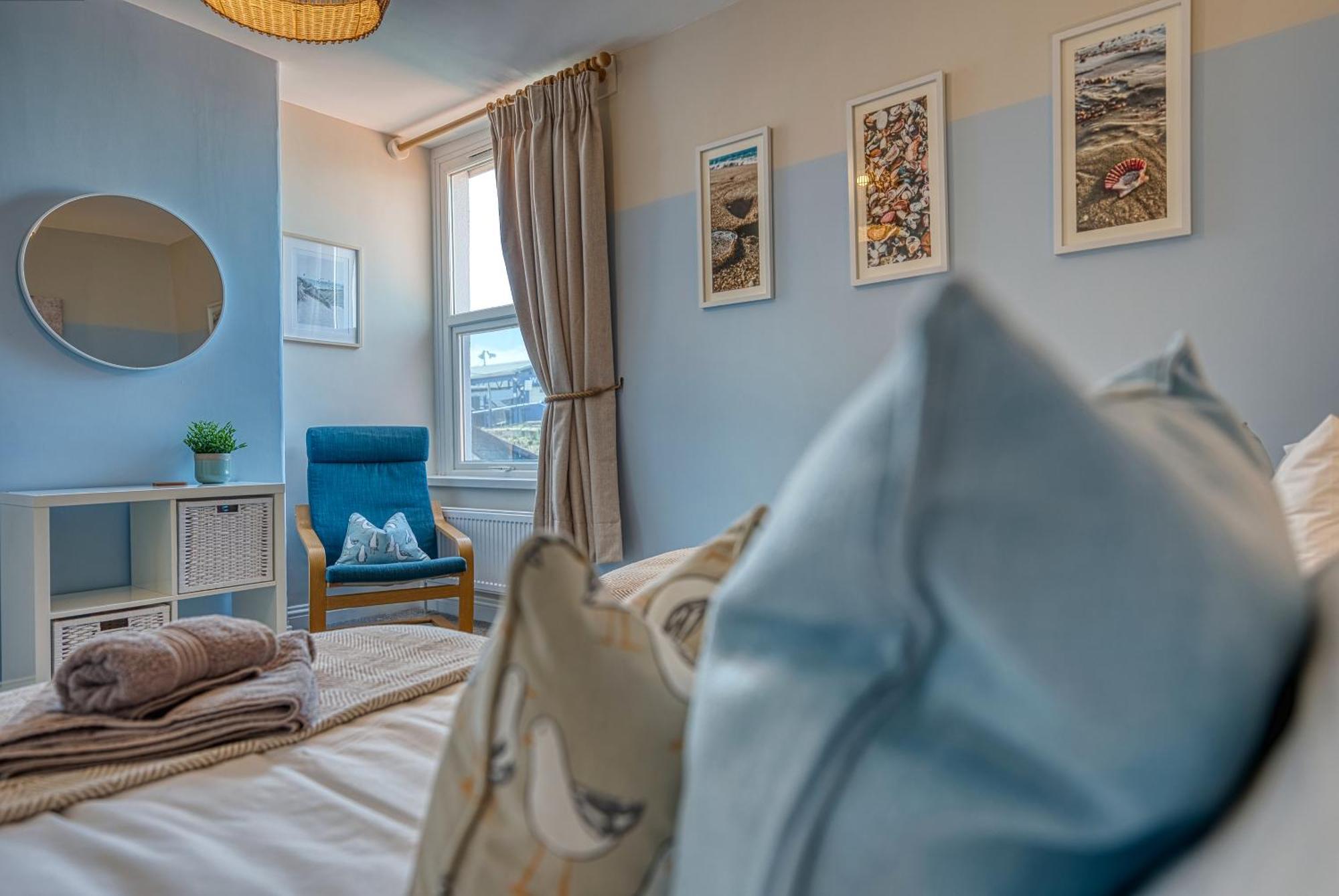 2 Bedrooms Modern, Stunning & Stylish Contractor House, Prime Portsmouth Location With Free Parking Permit, Summer Special Offer!! - By Blue Puffin Stays エクステリア 写真