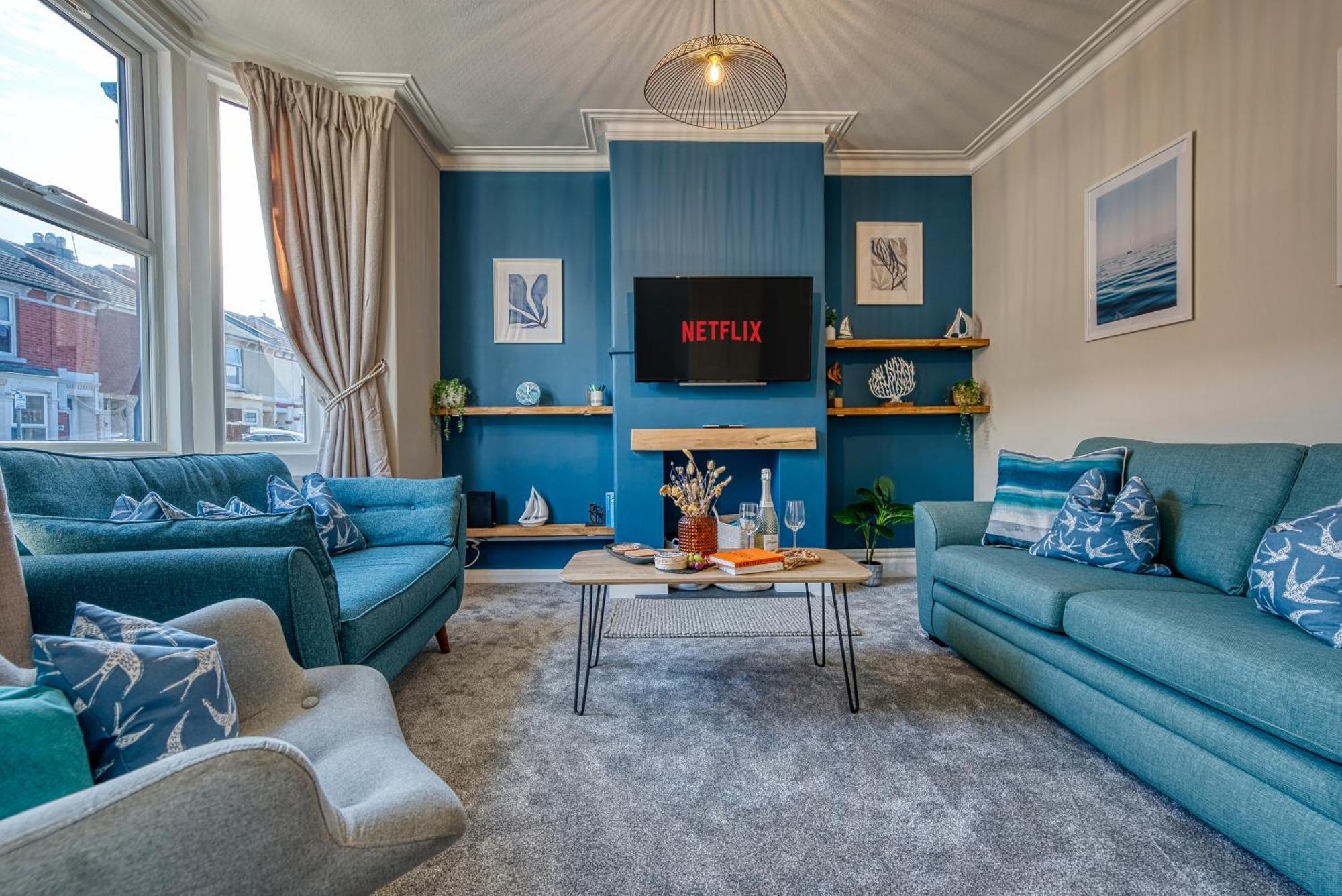 2 Bedrooms Modern, Stunning & Stylish Contractor House, Prime Portsmouth Location With Free Parking Permit, Summer Special Offer!! - By Blue Puffin Stays エクステリア 写真